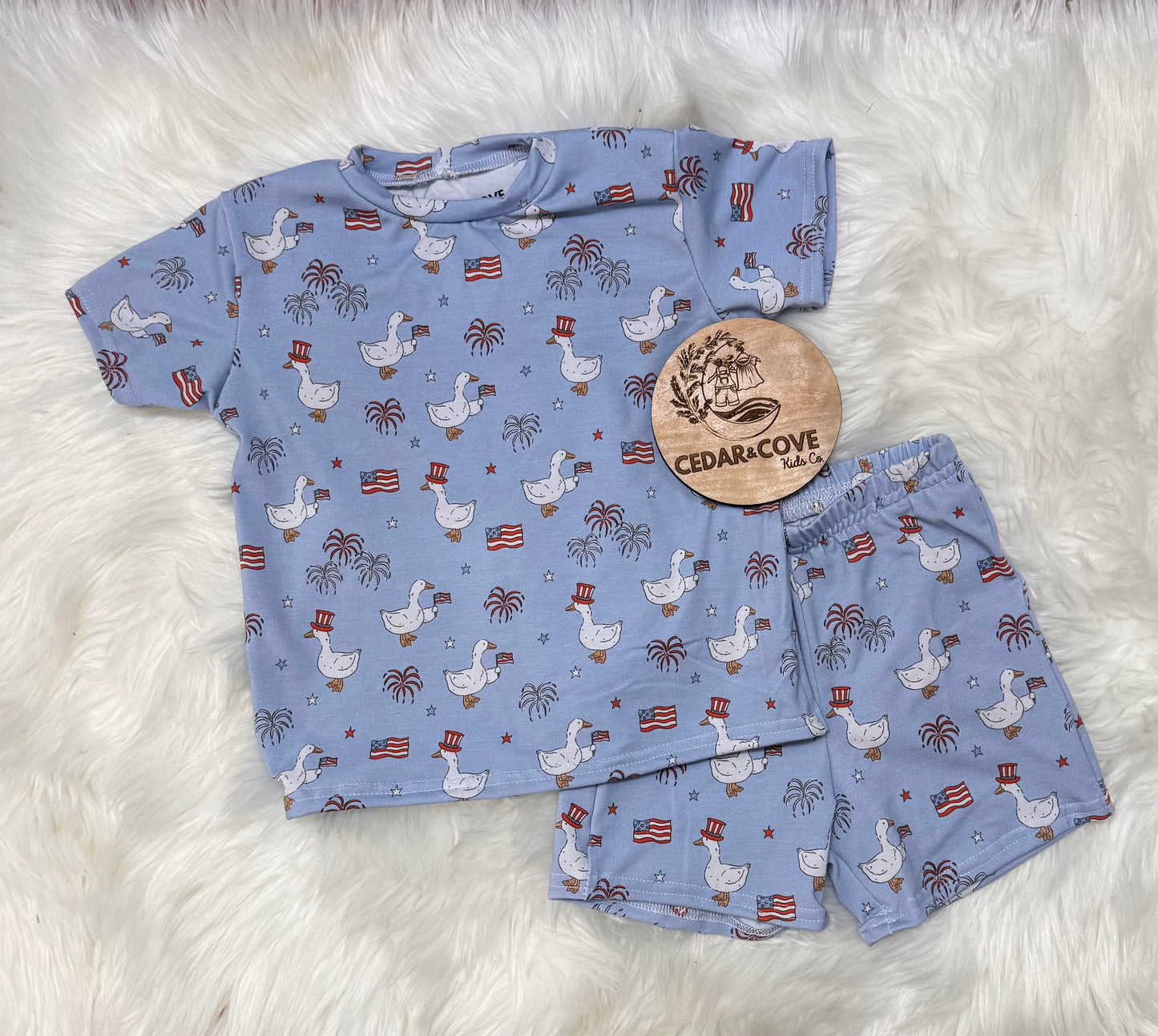 Patriotic Goose bamboo lounge set